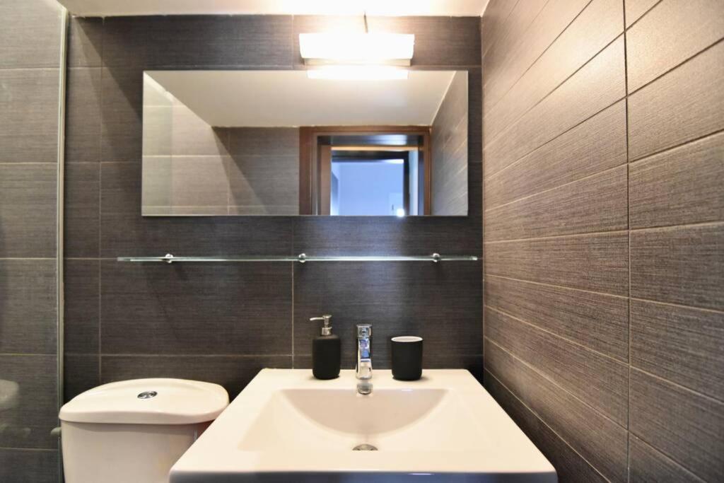 לריסה Modern Apartment In The Heart Of The City מראה חיצוני תמונה
